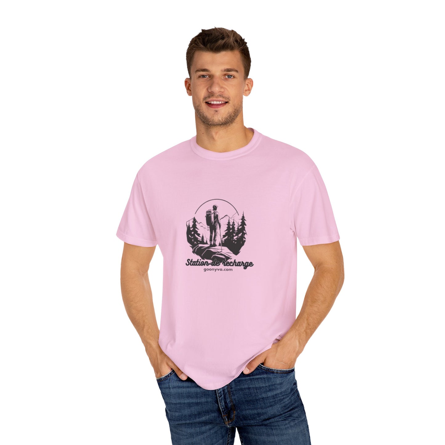T-Shirt Unisexe "L'Aventure Vous Attend"  T-shirt Plein Air  Cadeau pour Amoureux de la Nature  Vêtement de Randonnée  Cadeau pour Aventuriers