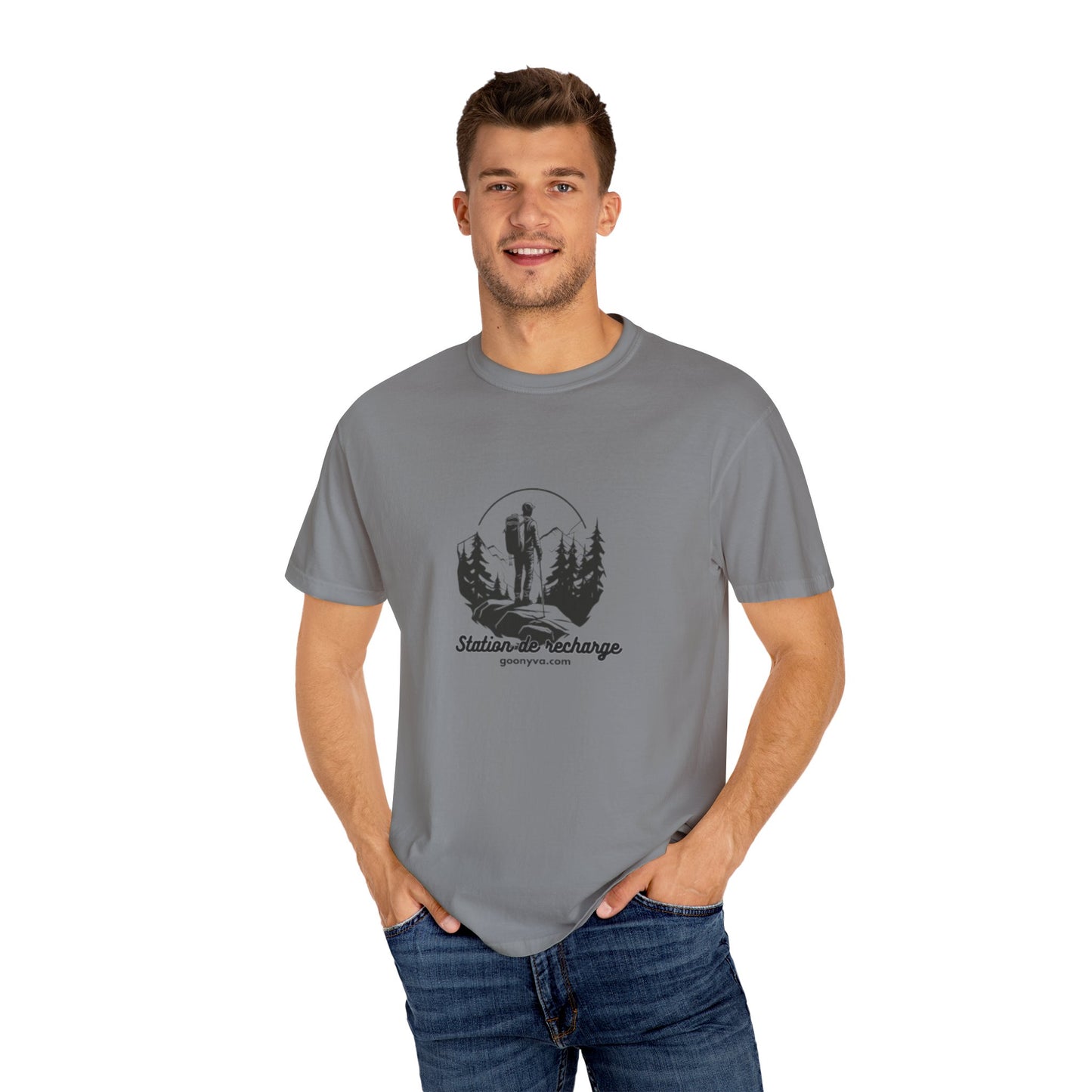 T-Shirt Unisexe "L'Aventure Vous Attend"  T-shirt Plein Air  Cadeau pour Amoureux de la Nature  Vêtement de Randonnée  Cadeau pour Aventuriers