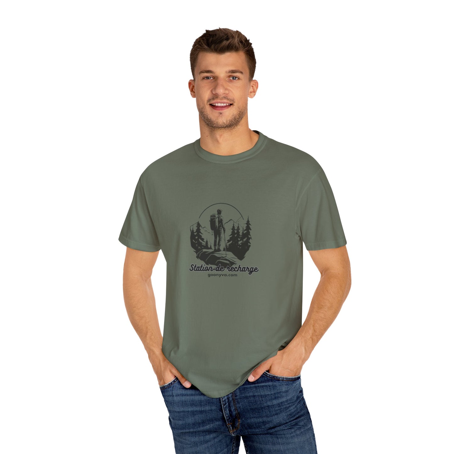 T-Shirt Unisexe "L'Aventure Vous Attend"  T-shirt Plein Air  Cadeau pour Amoureux de la Nature  Vêtement de Randonnée  Cadeau pour Aventuriers